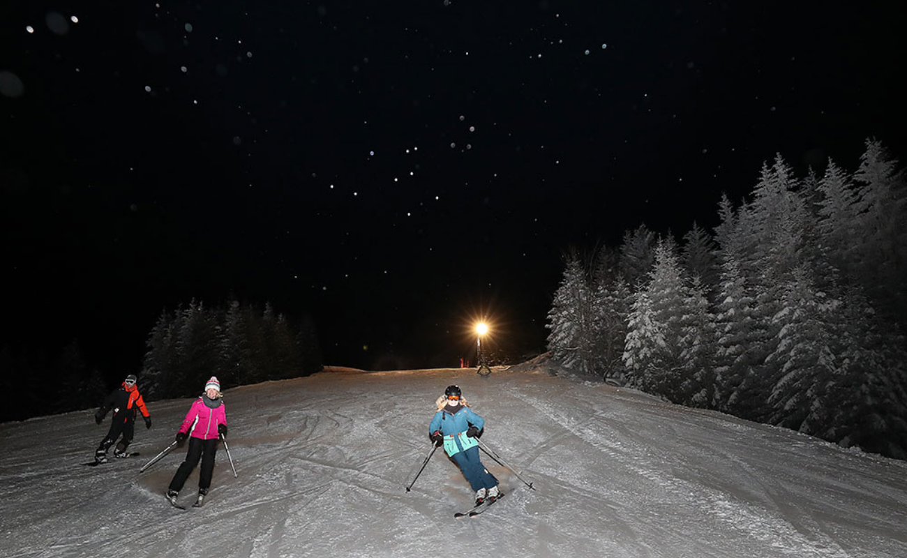 Le ski est aussi une activité de montagne à faire la nuit
