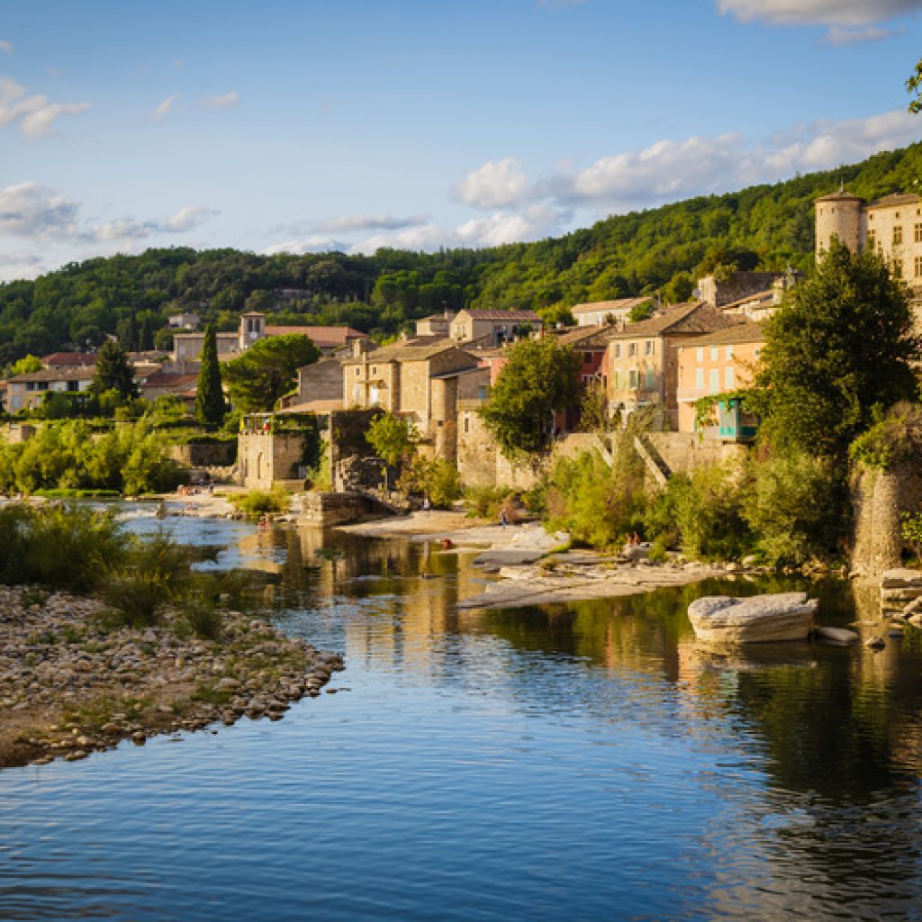 Ardèche, village de Vogué